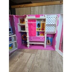Barbie Dream Closet Playset HBV28 2021 Mattel Pink Fold-Out Closet w/ Hangers